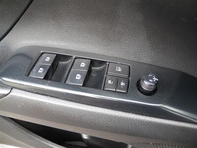 2020 Toyota Camry LE - Photo 18 - Mishawaka, IN 46545