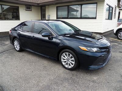 2020 Toyota Camry LE - Photo 4 - Mishawaka, IN 46545