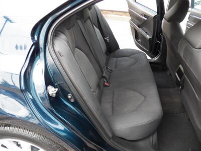 2020 Toyota Camry LE - Photo 11 - Mishawaka, IN 46545