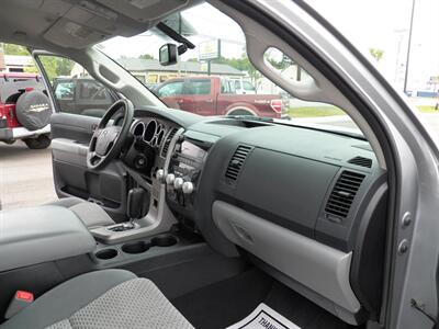 2013 Toyota Tundra Double Cab   - Photo 16 - Mishawaka, IN 46545