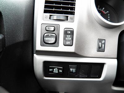 2013 Toyota Tundra Double Cab   - Photo 31 - Mishawaka, IN 46545