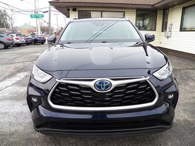 2020 Toyota Highlander Hybrid XLE  AWD - Photo 5 - Mishawaka, IN 46545