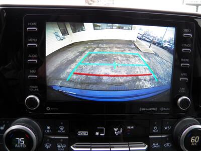 2020 Toyota Highlander Hybrid XLE  AWD - Photo 12 - Mishawaka, IN 46545