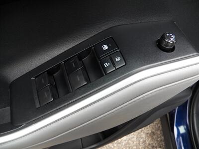 2020 Toyota Highlander Hybrid XLE  AWD - Photo 13 - Mishawaka, IN 46545