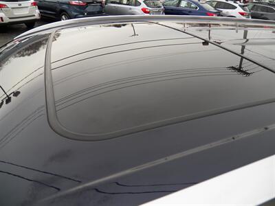 2020 Toyota Highlander Hybrid XLE  AWD - Photo 6 - Mishawaka, IN 46545