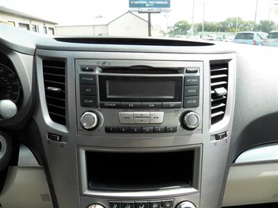 2014 Subaru Outback 2.5i  AWD - Photo 18 - Mishawaka, IN 46545