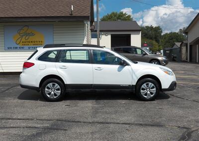 2014 Subaru Outback 2.5i  AWD - Photo 2 - Mishawaka, IN 46545