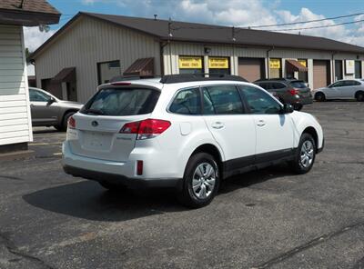 2014 Subaru Outback 2.5i  AWD - Photo 3 - Mishawaka, IN 46545