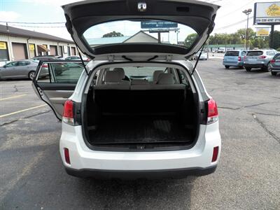 2014 Subaru Outback 2.5i  AWD - Photo 12 - Mishawaka, IN 46545