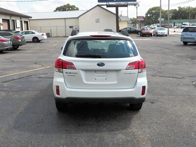 2014 Subaru Outback 2.5i  AWD - Photo 4 - Mishawaka, IN 46545