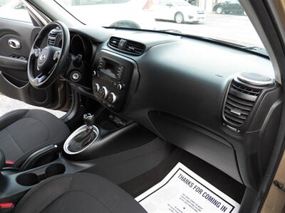 2015 Kia Soul - Photo 11 - Mishawaka, IN 46545