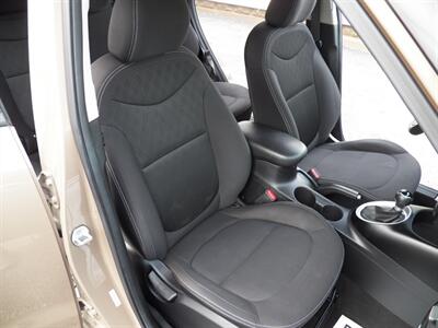 2015 Kia Soul - Photo 10 - Mishawaka, IN 46545