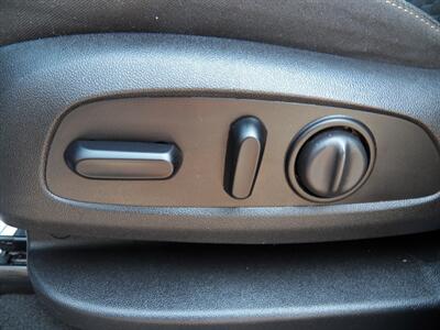 2020 Chevrolet Equinox LT AWD - Photo 9 - Mishawaka, IN 46545