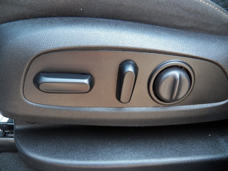 2020 Chevrolet Equinox LT AWD - Photo 9 - Mishawaka, IN 46545