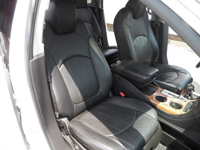 2011 Buick Enclave CXL-2 - Photo 14 - Mishawaka, IN 46545
