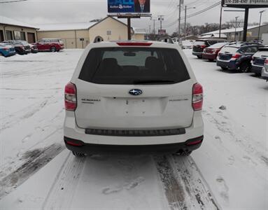 2016 Subaru Forester 2.5i Premium  AWD - Photo 4 - Mishawaka, IN 46545