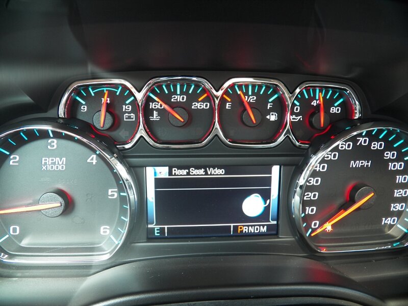 2016 Chevrolet Suburban LT 4x4 - Photo 20 - Mishawaka, IN 46545