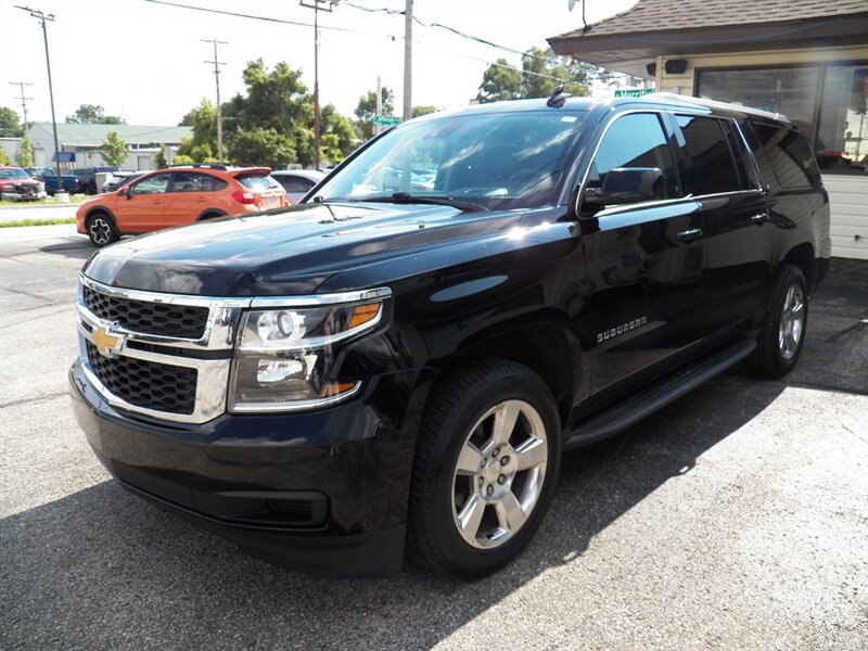 2016 Chevrolet Suburban LT 4x4 - Photo 3 - Mishawaka, IN 46545