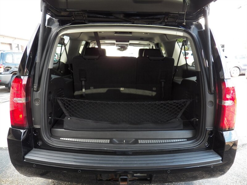 2016 Chevrolet Suburban LT 4x4 - Photo 10 - Mishawaka, IN 46545