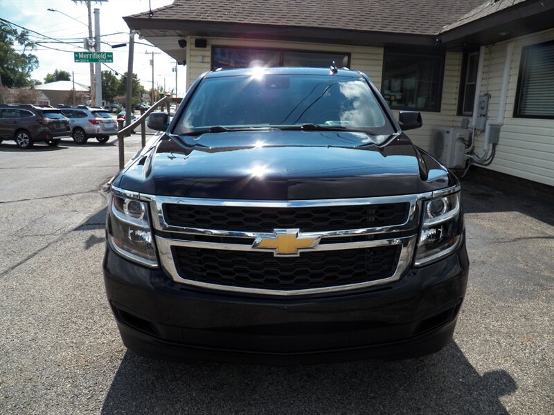 2016 Chevrolet Suburban LT 4x4 - Photo 6 - Mishawaka, IN 46545