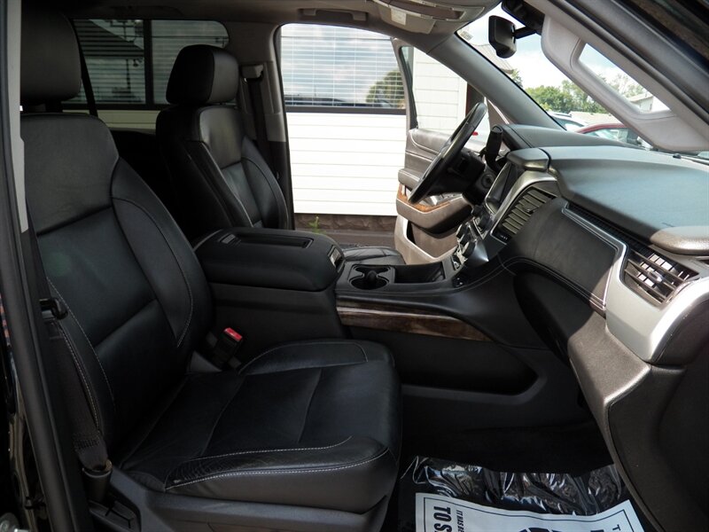 2016 Chevrolet Suburban LT 4x4 - Photo 12 - Mishawaka, IN 46545