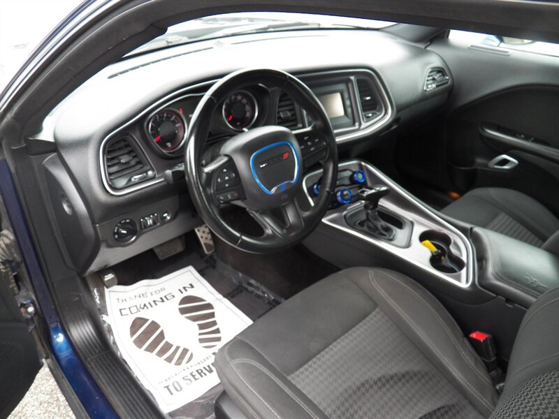 2016 Dodge Challenger SXT - Photo 6 - Mishawaka, IN 46545