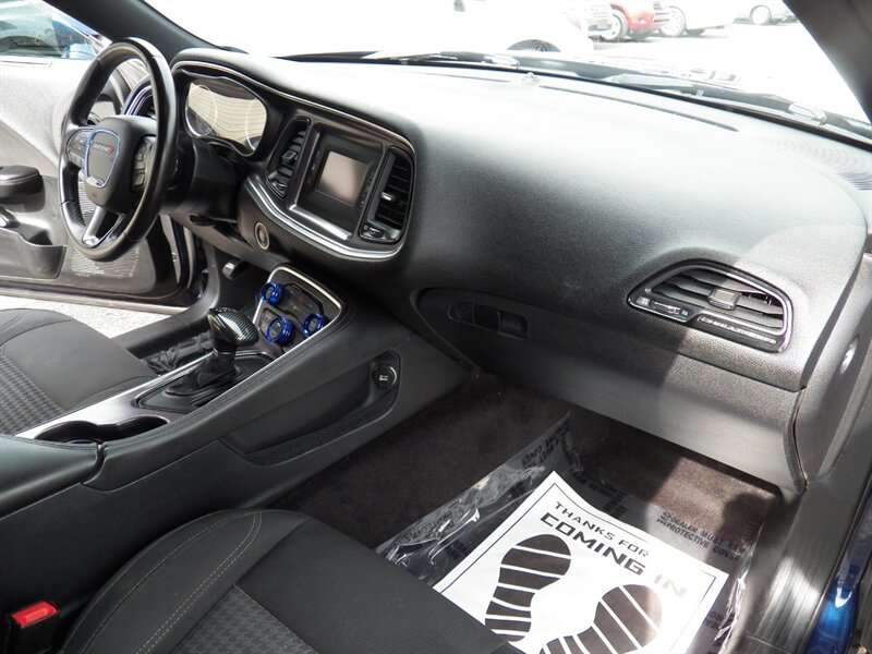 2016 Dodge Challenger SXT - Photo 13 - Mishawaka, IN 46545