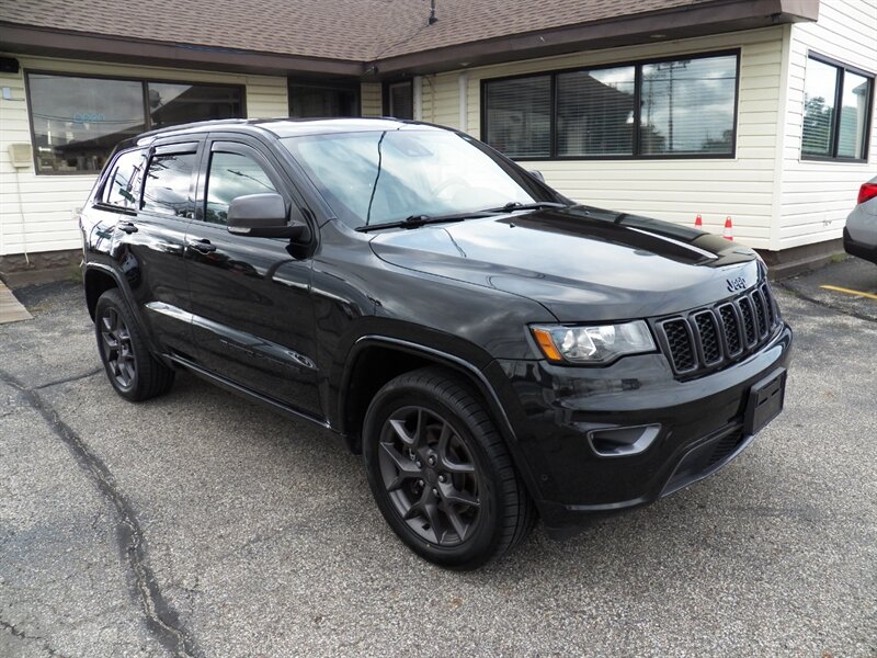 2021 Jeep Grand Cherokee 80th Anniversary Edition  4x4 - Photo 1 - Mishawaka, IN 46545