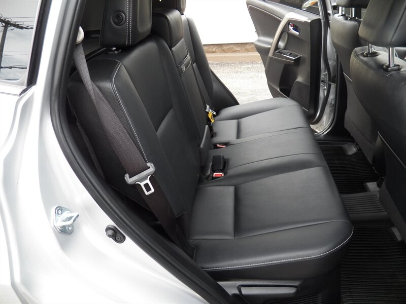 2016 Toyota RAV4 Hybrid Limited AWD - Photo 13 - Mishawaka, IN 46545