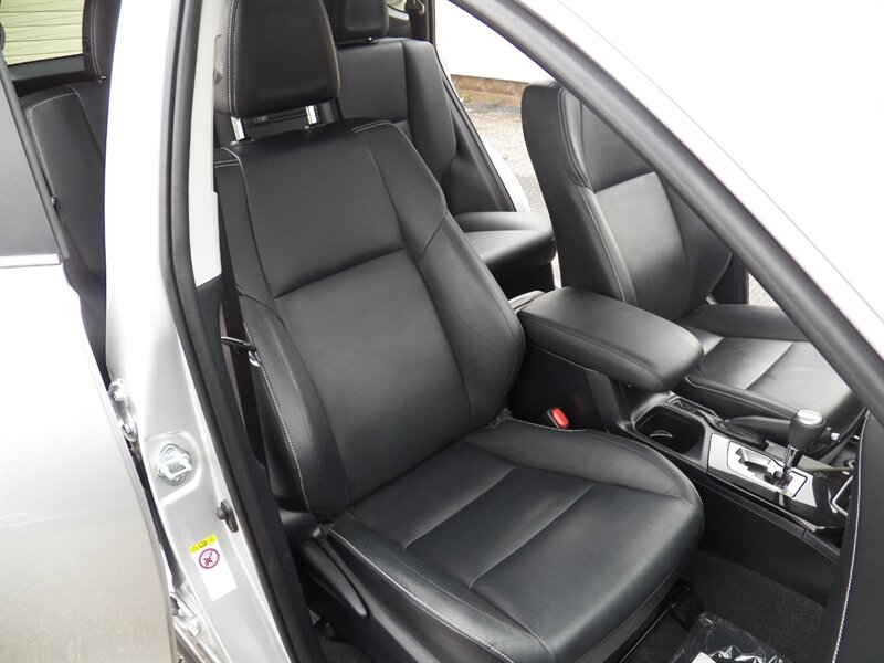 2016 Toyota RAV4 Hybrid Limited AWD - Photo 14 - Mishawaka, IN 46545