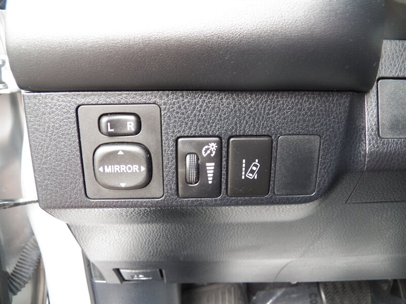 2016 Toyota RAV4 Hybrid Limited AWD - Photo 19 - Mishawaka, IN 46545
