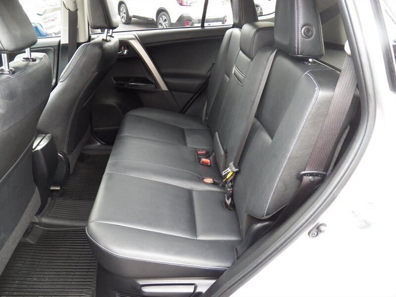 2016 Toyota RAV4 Hybrid Limited AWD - Photo 11 - Mishawaka, IN 46545
