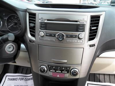 2011 Subaru Legacy 2.5i Premium  AWD - Photo 13 - Mishawaka, IN 46545