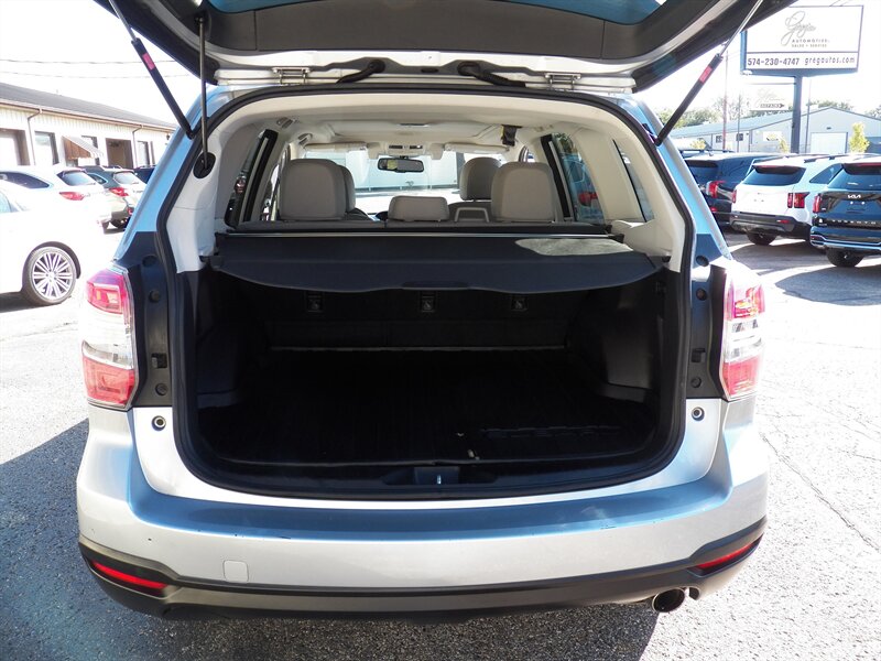 2014 Subaru Forester 2.5i Touring AWD - Photo 12 - Mishawaka, IN 46545
