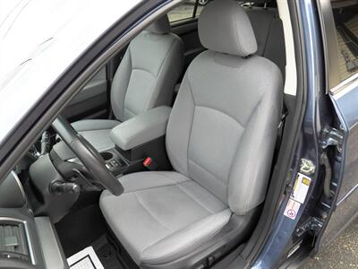 2018 Subaru Outback 2.5i Premium  AWD - Photo 8 - Mishawaka, IN 46545