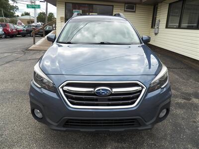 2018 Subaru Outback 2.5i Premium  AWD - Photo 6 - Mishawaka, IN 46545