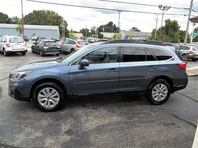 2018 Subaru Outback 2.5i Premium  AWD - Photo 5 - Mishawaka, IN 46545