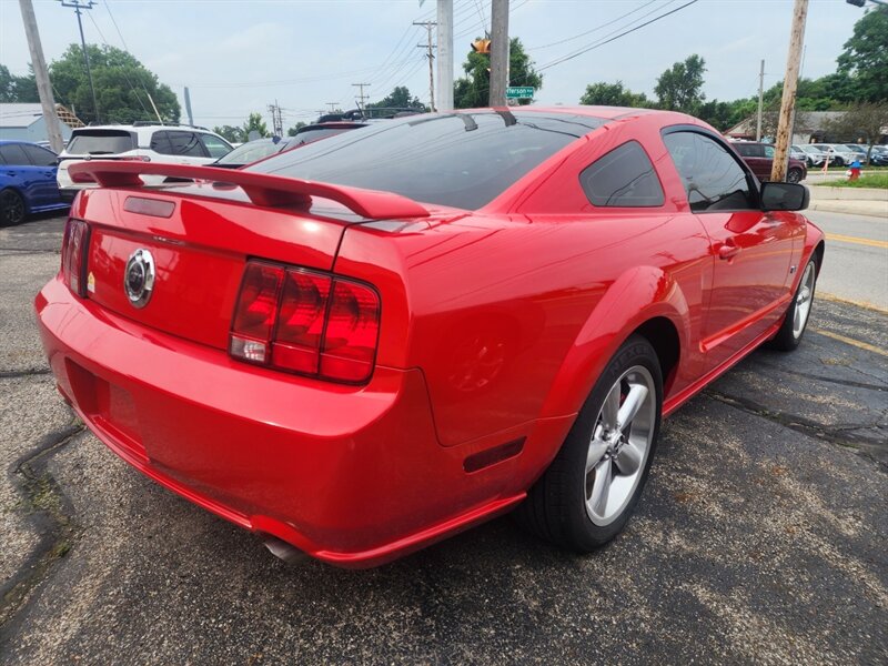 2007 Ford Mustang GT Deluxe - Photo 4 - Mishawaka, IN 46545
