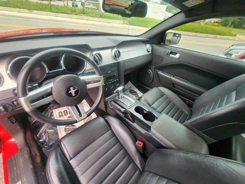 2007 Ford Mustang GT Deluxe - Photo 5 - Mishawaka, IN 46545