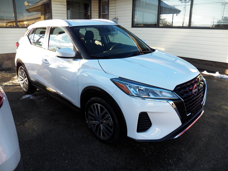 2024 Nissan Kicks SV  