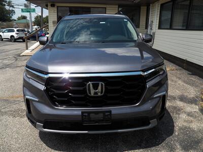 2024 Honda Pilot Touring AWD - Photo 5 - Mishawaka, IN 46545