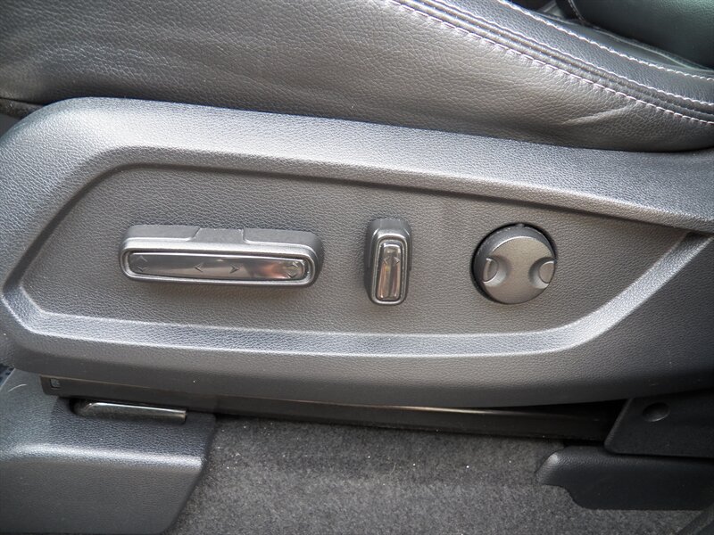 2024 Honda Pilot Touring AWD - Photo 9 - Mishawaka, IN 46545