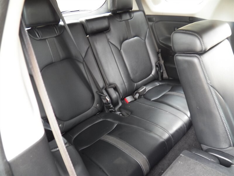 2024 Honda Pilot Touring AWD - Photo 11 - Mishawaka, IN 46545