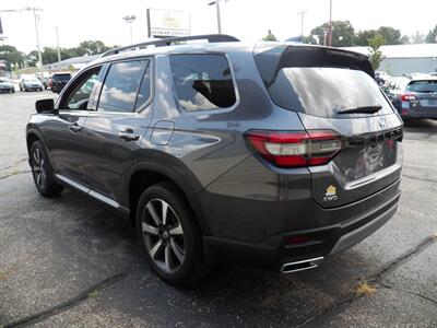 2024 Honda Pilot Touring AWD - Photo 2 - Mishawaka, IN 46545