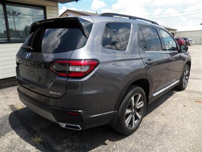 2024 Honda Pilot Touring AWD - Photo 4 - Mishawaka, IN 46545
