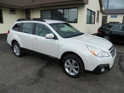 2013 Subaru Outback 2.5i Premium  AWD - Photo 1 - Mishawaka, IN 46545