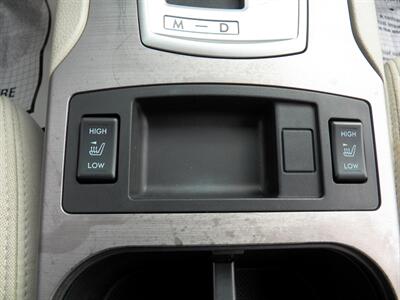 2013 Subaru Outback 2.5i Premium  AWD - Photo 19 - Mishawaka, IN 46545