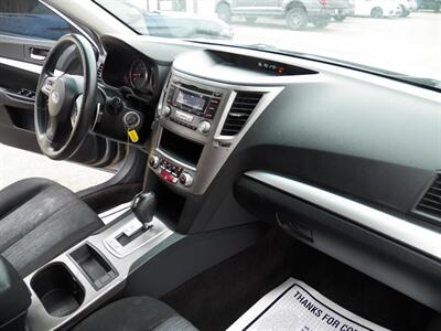 2014 Subaru Outback 2.5i  AWD - Photo 11 - Mishawaka, IN 46545
