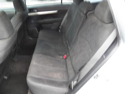 2014 Subaru Outback 2.5i  AWD - Photo 7 - Mishawaka, IN 46545