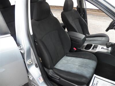 2014 Subaru Outback 2.5i  AWD - Photo 10 - Mishawaka, IN 46545
